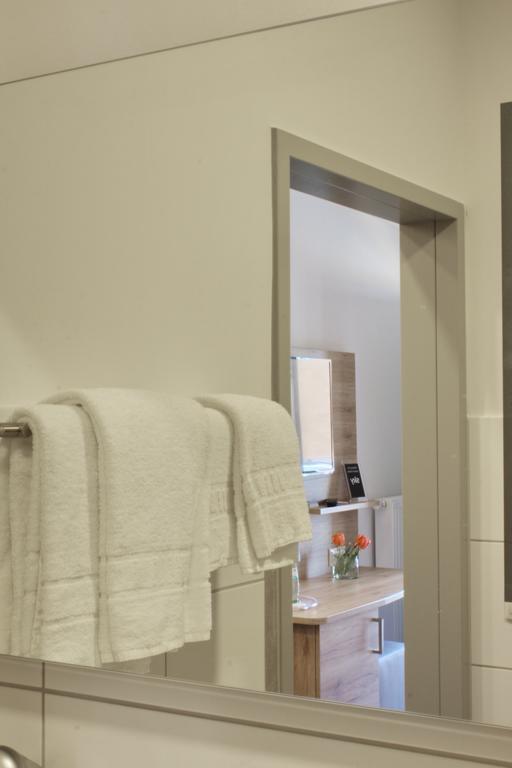 Stichwehs Hotel Am Bahnhof 엘제 외부 사진
