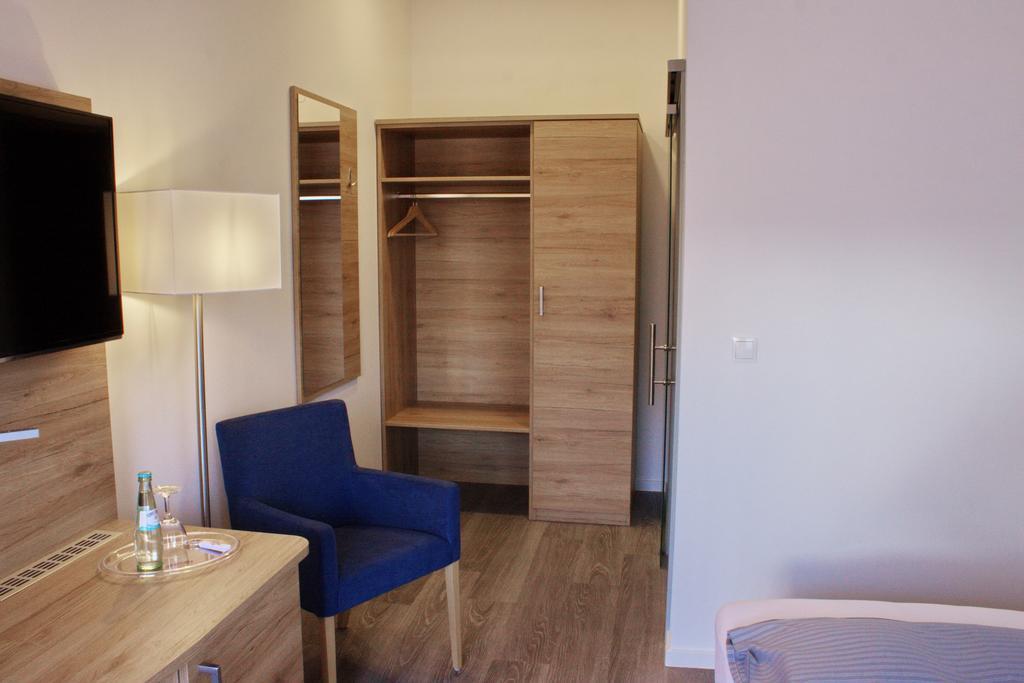Stichwehs Hotel Am Bahnhof 엘제 외부 사진