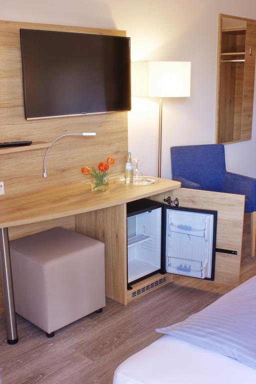 Stichwehs Hotel Am Bahnhof 엘제 외부 사진