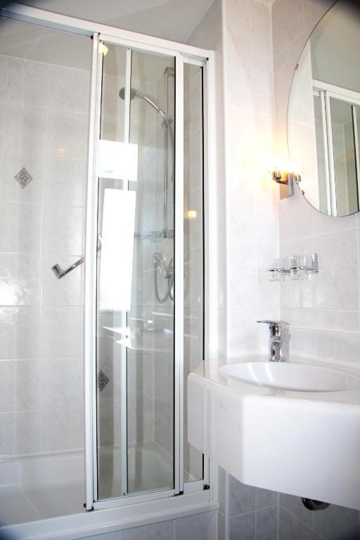 Stichwehs Hotel Am Bahnhof 엘제 외부 사진